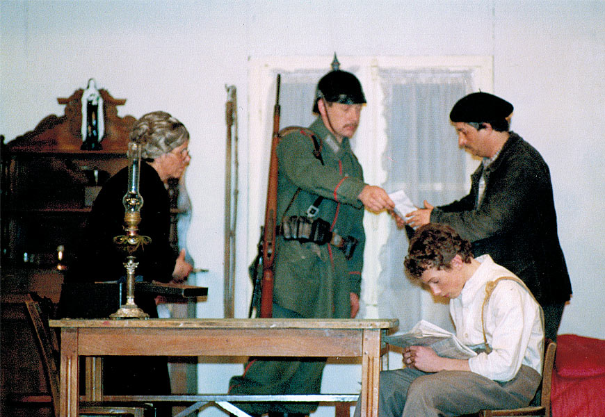Adolf ? Connais pas !! – 1989